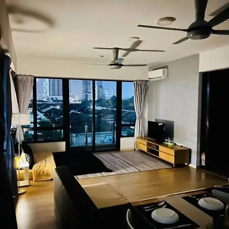 Huge City View Balcony - Netflix Subang Jaya Exterior photo
