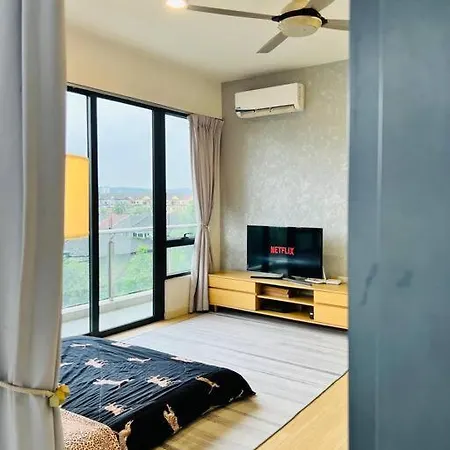 Huge City View Balcony - Netflix Subang Jaya Exterior photo