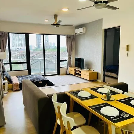 Huge City View Balcony - Netflix Subang Jaya Exterior photo