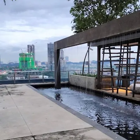 Huge City View Balcony - Netflix Subang Jaya Exterior photo