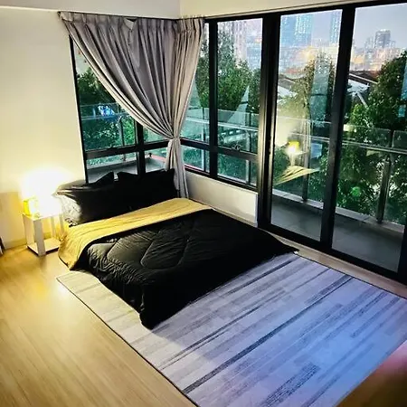 Huge City View Balcony - Netflix Subang Jaya Exterior photo