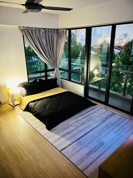 Huge View Balcony - Netflix * Subang Jaya