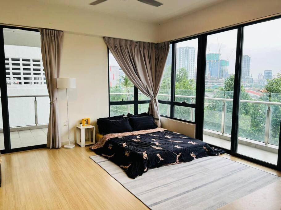 Huge View Balcony - Netflix * Subang Jaya