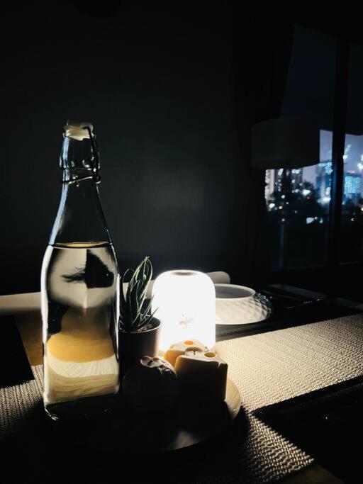Huge View Balcony - Netflix Apartment Subang Jaya