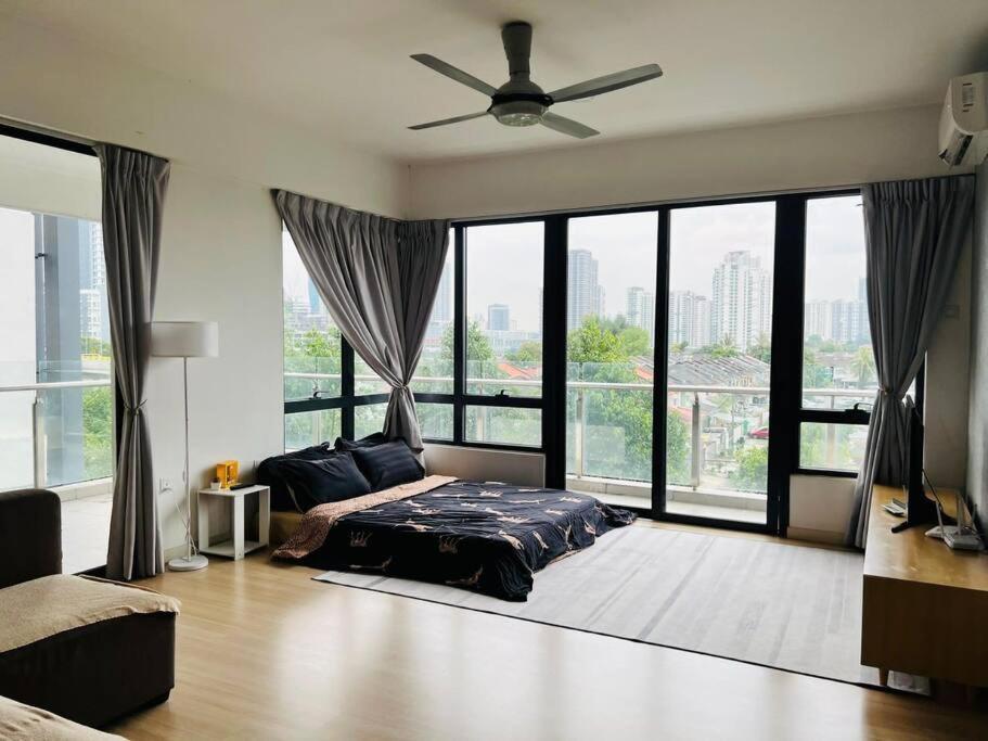 Apartment Huge View Balcony - Netflix